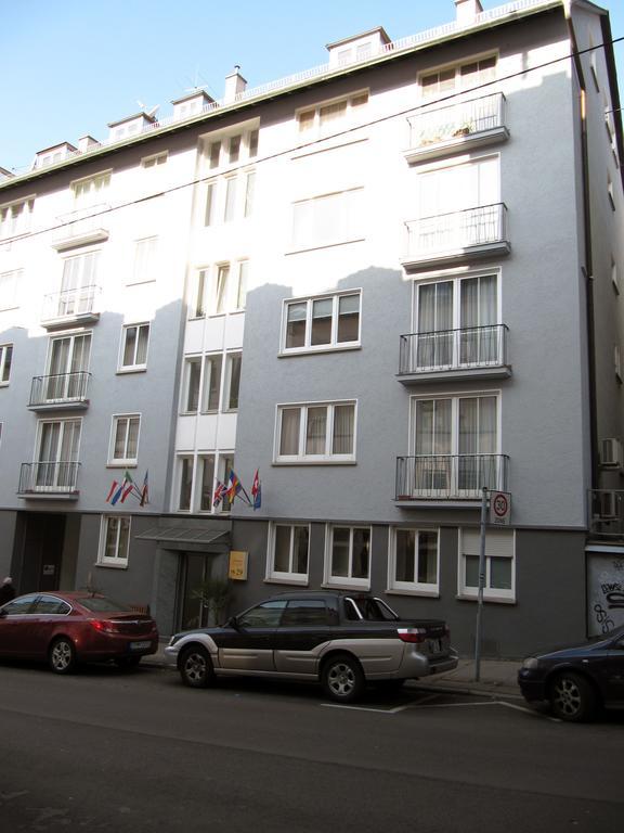 Gaestehaus Ziegler Щутгарт Екстериор снимка